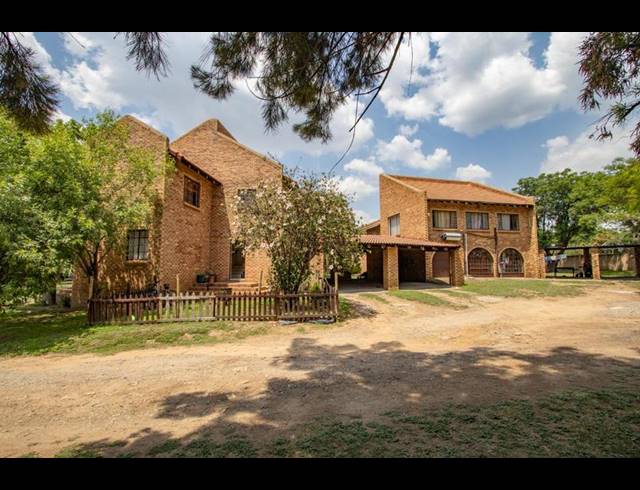 21 BEDROOM HOUSE FOR SALE IN BEAULIEU